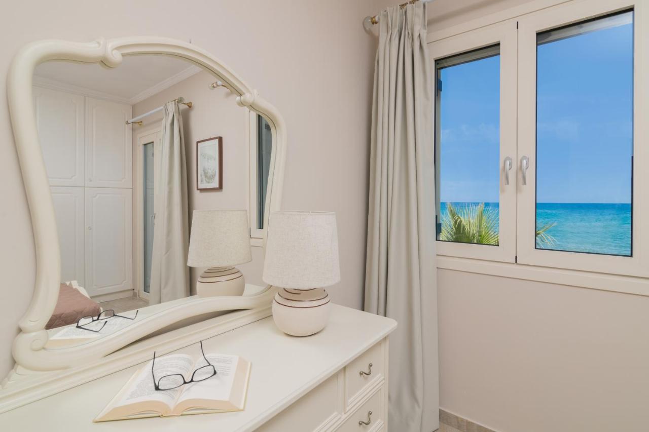 ארגאסי Villa Elizabeth - Seafront Classic Villa! מראה חיצוני תמונה