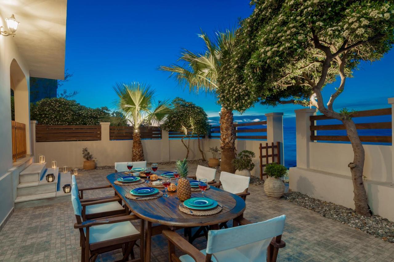 ארגאסי Villa Elizabeth - Seafront Classic Villa! מראה חיצוני תמונה