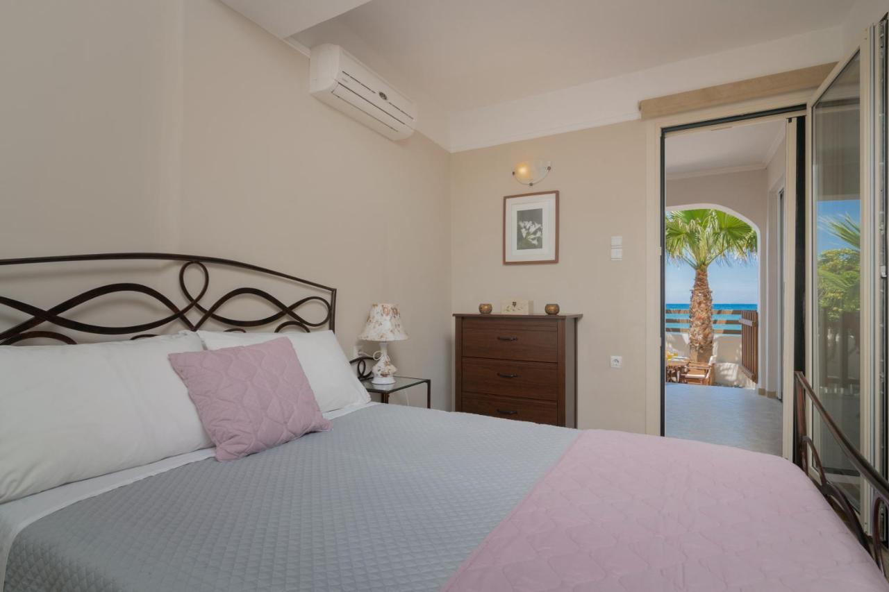 ארגאסי Villa Elizabeth - Seafront Classic Villa! מראה חיצוני תמונה
