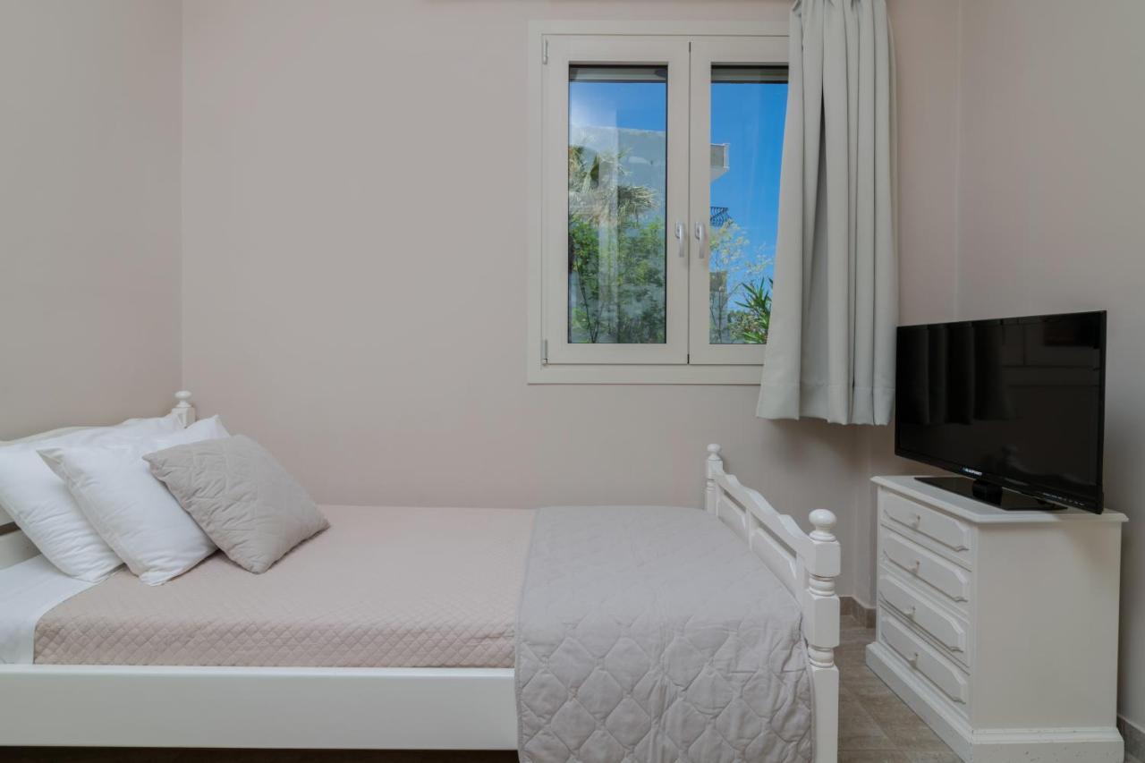 ארגאסי Villa Elizabeth - Seafront Classic Villa! מראה חיצוני תמונה
