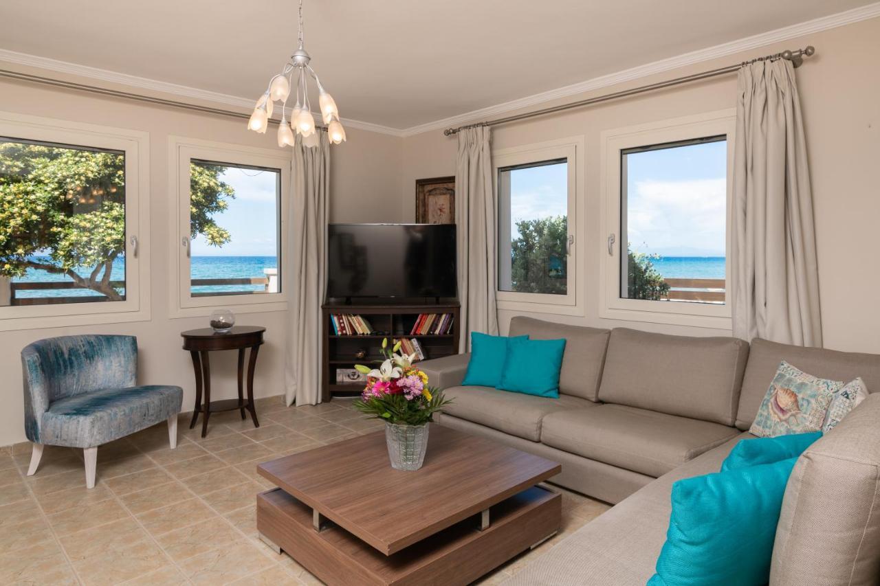 ארגאסי Villa Elizabeth - Seafront Classic Villa! מראה חיצוני תמונה