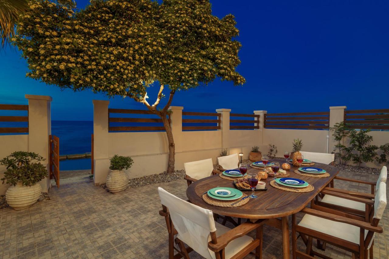ארגאסי Villa Elizabeth - Seafront Classic Villa! מראה חיצוני תמונה